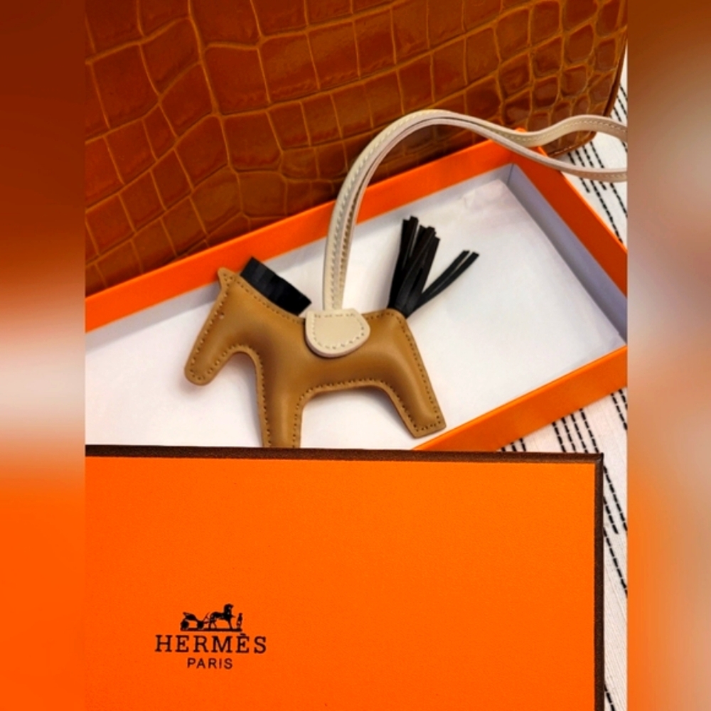 HERMÈS RODEO CHARM PEGASE ✨️ - Picture 6 of 15
